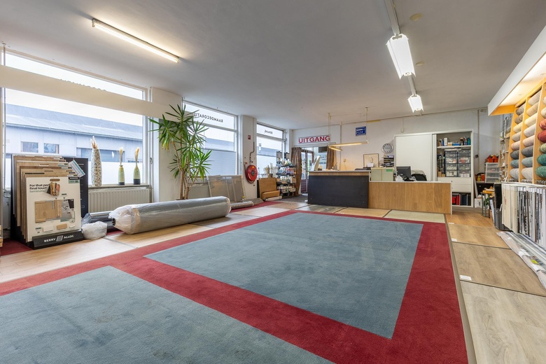 BedrijfsruimteaanWoenselsestraat 333<br/> inEindhoven BedrijfsruimteaanWoenselsestraat 333<br/> inEindhoven