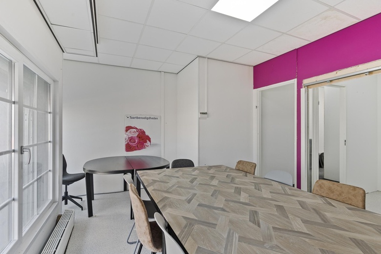 BedrijfsruimteaanTweelingenlaan 34 B<br/> inApeldoorn BedrijfsruimteaanTweelingenlaan 34 B<br/> inApeldoorn