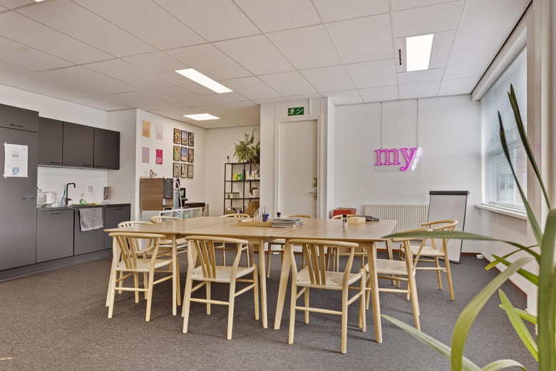 KantoorruimteaanRuwekampweg 2 E<br/> inDen Bosch KantoorruimteaanRuwekampweg 2 E<br/> inDen Bosch