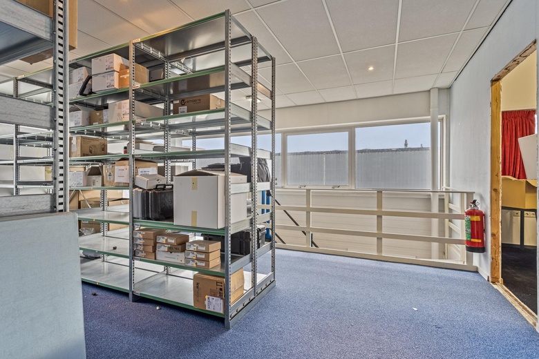 BedrijfsruimteaanTieleman en Drosweg 17<br/> inLeiden