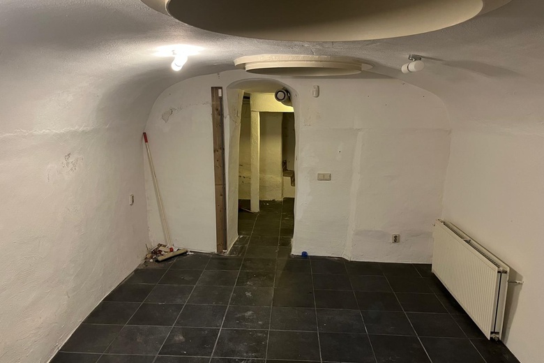 WinkelruimteaanHinthamerstraat 102<br/> inDen Bosch WinkelruimteaanHinthamerstraat 102<br/> inDen Bosch