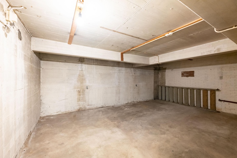 WinkelruimteaanFransenstraat 21<br/> inVlaardingen