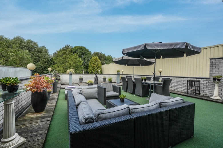 BedrijfsruimteaanDommelstraat 30<br/> inOss BedrijfsruimteaanDommelstraat 30<br/> inOss