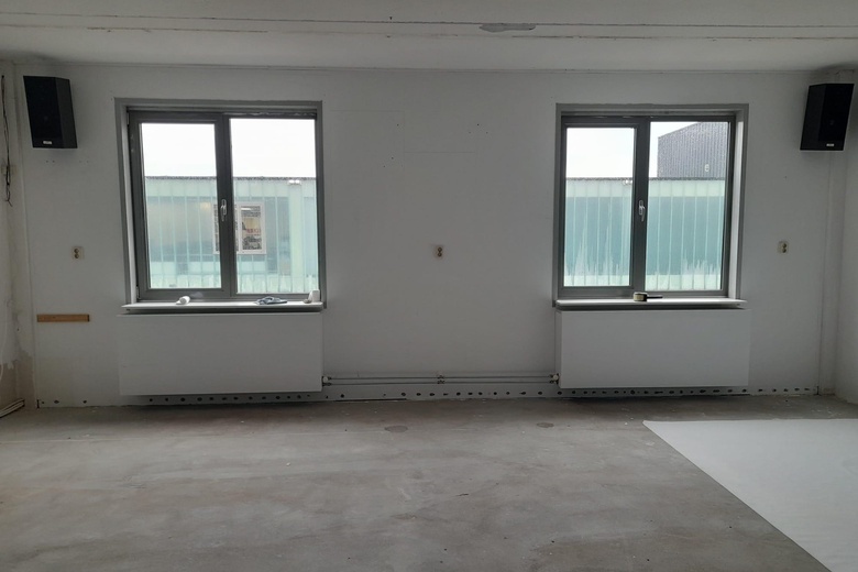 BedrijfsruimteaanPesetaweg 105<br/> inNieuw-Vennep