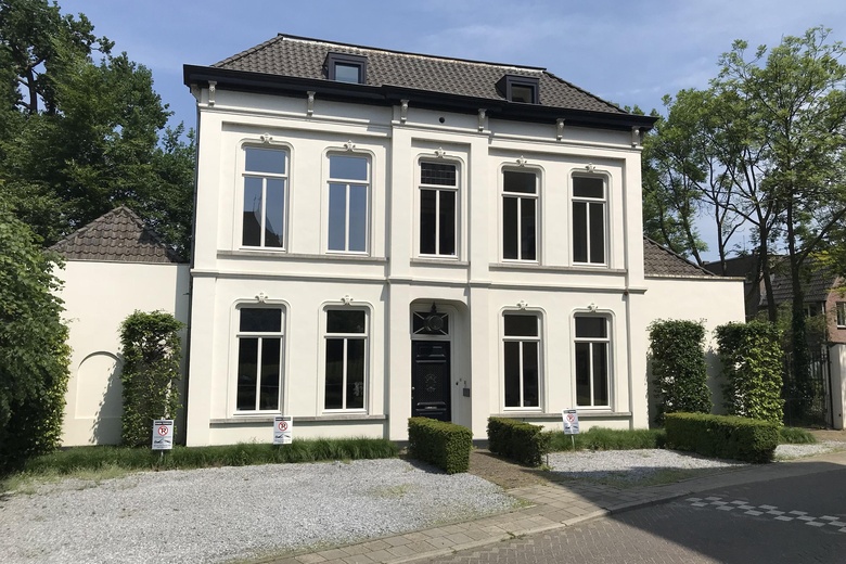 Bekijk foto 1 van Augustijnendreef 2