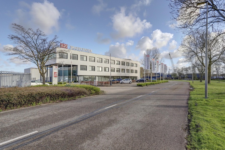 KantoorruimteaanHoogeveenenweg 100<br/> inNieuwerkerk aan den IJssel