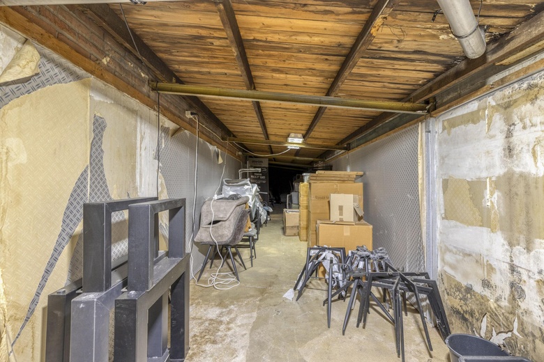 BedrijfsruimteaanRietveldenweg 13<br/> inDen Bosch BedrijfsruimteaanRietveldenweg 13<br/> inDen Bosch