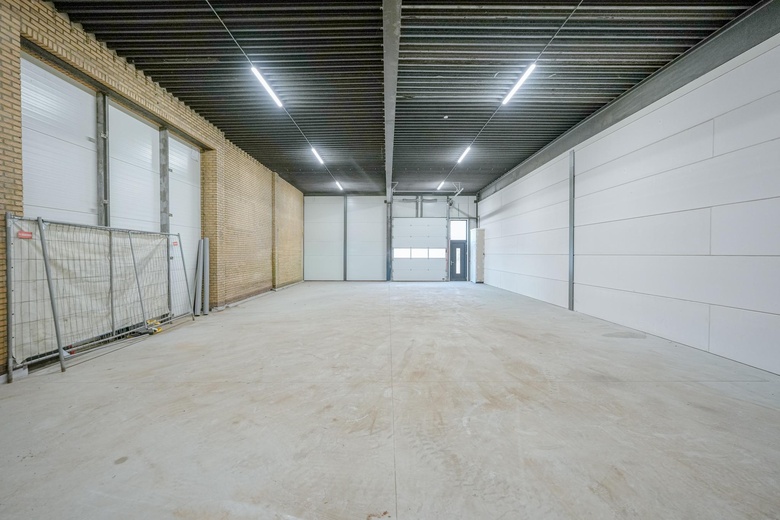 BedrijfsruimteaanOranjelaan 42 j<br/> inBeek en Donk