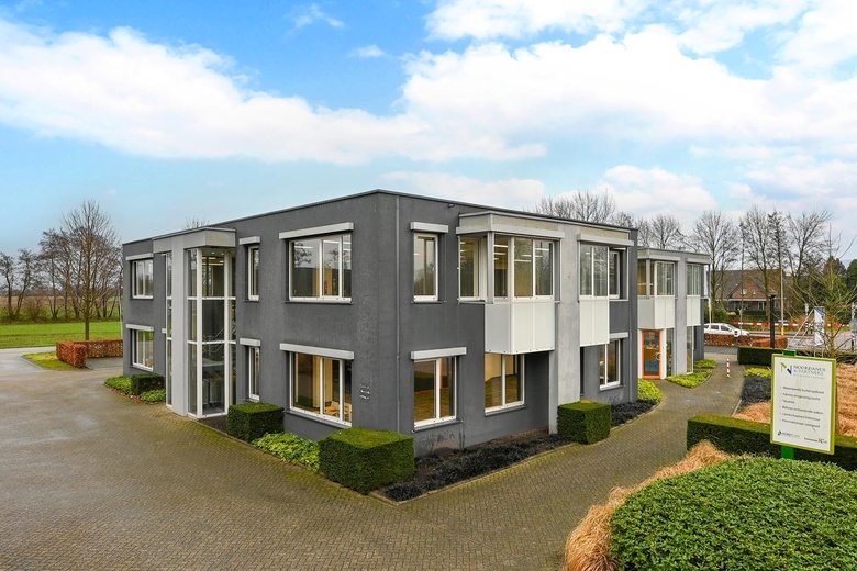 Bekijk foto 1 van Stationsweg 60 Bekijk foto 1 van Stationsweg 60