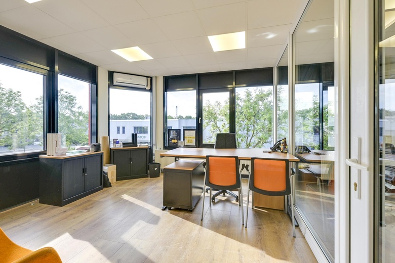 BedrijfsruimteaanWilgenkade 1<br/> inHouten