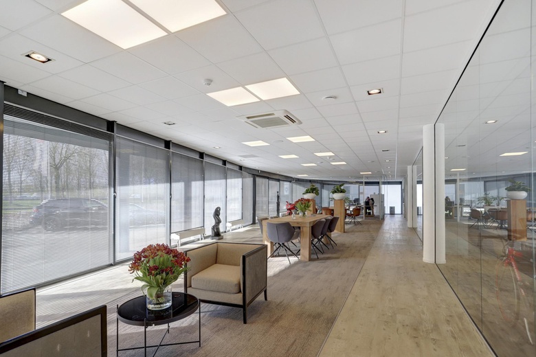 KantoorruimteaanHoogeveenenweg 100<br/> inNieuwerkerk aan den IJssel