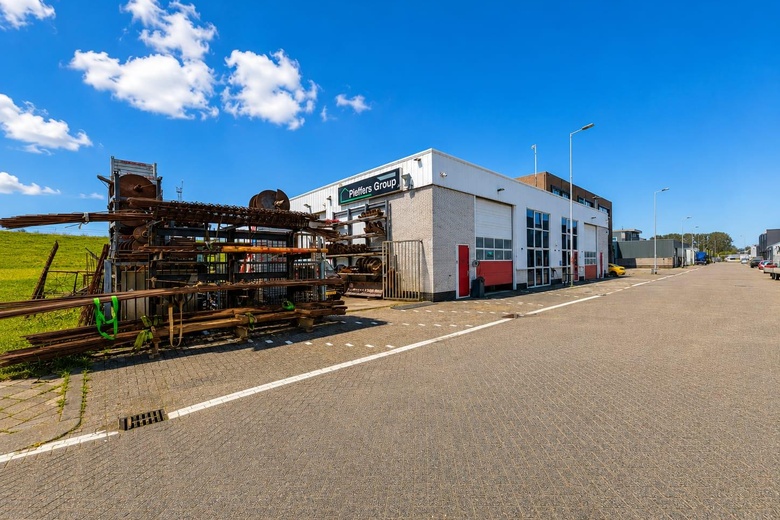 BedrijfsruimteaanZekkenweg 50<br/> inHoek van Holland