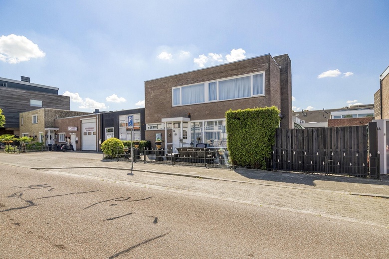 BedrijfsruimteaanDommelstraat 15 - 17<br/> inDen Bosch