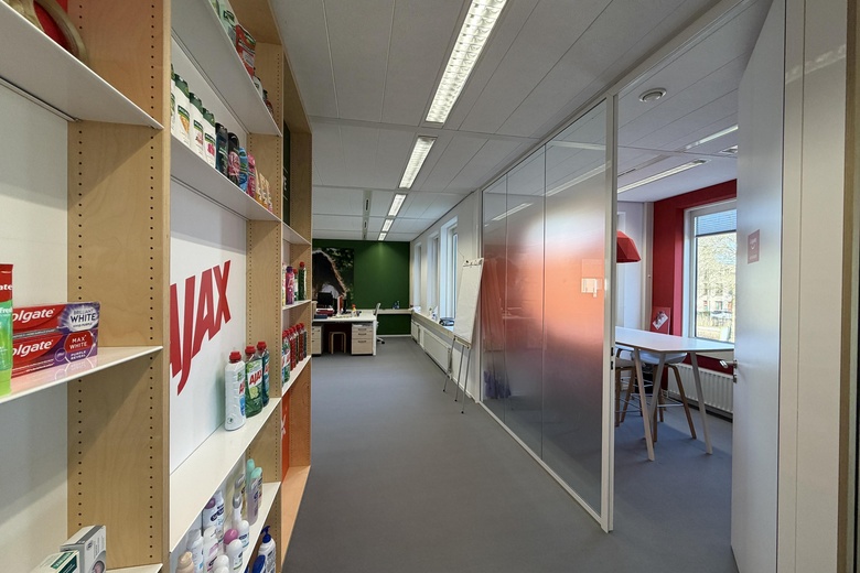 KantoorruimteaanLeeuwenveldseweg 3 f<br/> inWeesp