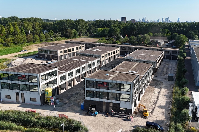 Bekijk foto Bedrijfsruimte aan de Driemanssteeweg 494 in Rotterdam