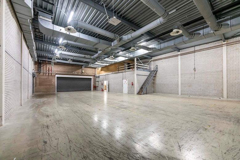 BedrijfsruimteaanIndustriestraat 10<br/> inHardinxveld-Giessendam BedrijfsruimteaanIndustriestraat 10<br/> inHardinxveld-Giessendam