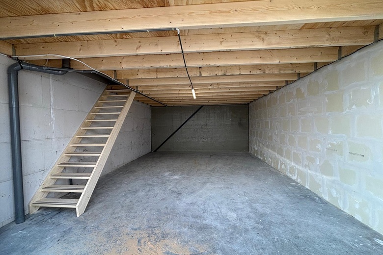 BedrijfsruimteaanRietwaard 10 B<br/> inDen Bosch BedrijfsruimteaanRietwaard 10 B<br/> inDen Bosch