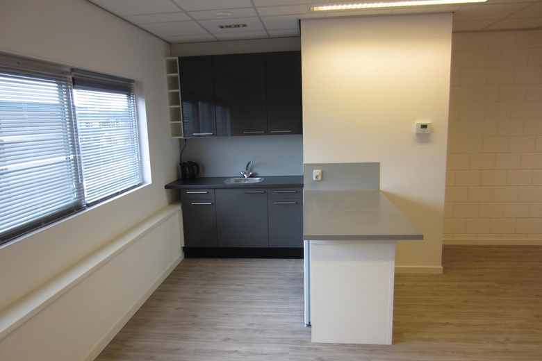 BedrijfsruimteaanDaltonstraat 37<br/> inZwijndrecht