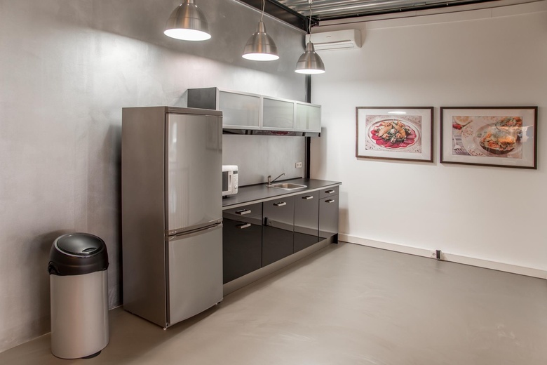 BedrijfsruimteaanStoelmatter 3 B<br/> inWateringen