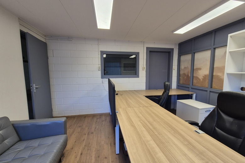 BedrijfsruimteaanAmbachtsstraat 6<br/> inHardinxveld-Giessendam