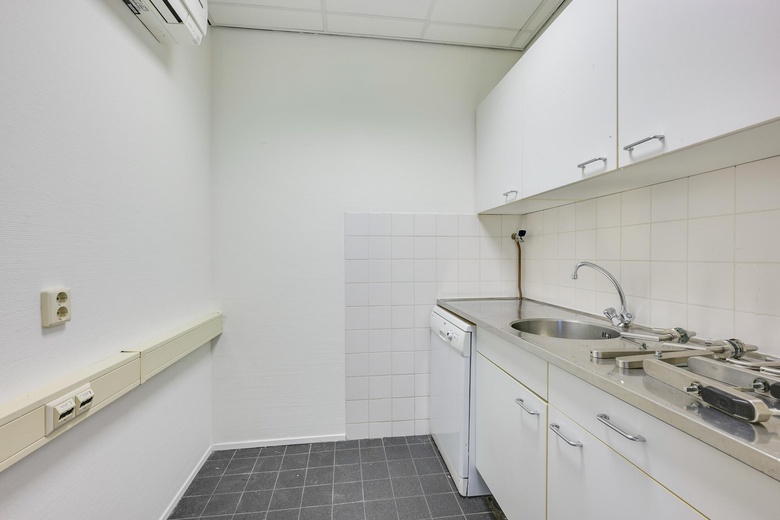 KantoorruimteaanHet Spoor 94<br/> inHouten KantoorruimteaanHet Spoor 94<br/> inHouten