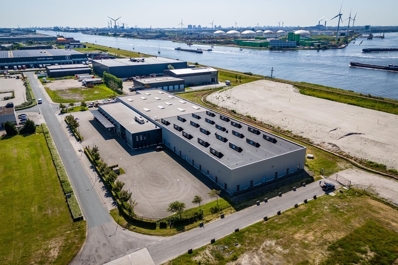 BedrijfsruimteaanFokkemast 29<br/> inWestzaan BedrijfsruimteaanFokkemast 29<br/> inWestzaan