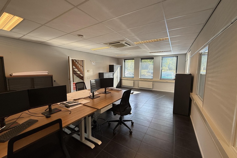 BedrijfsruimteaanOosterparkweg 35 f<br/> inRidderkerk