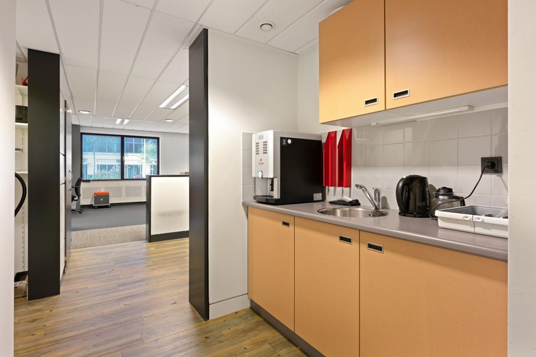 KantoorruimteaanStationsweg 41<br/> inZwijndrecht