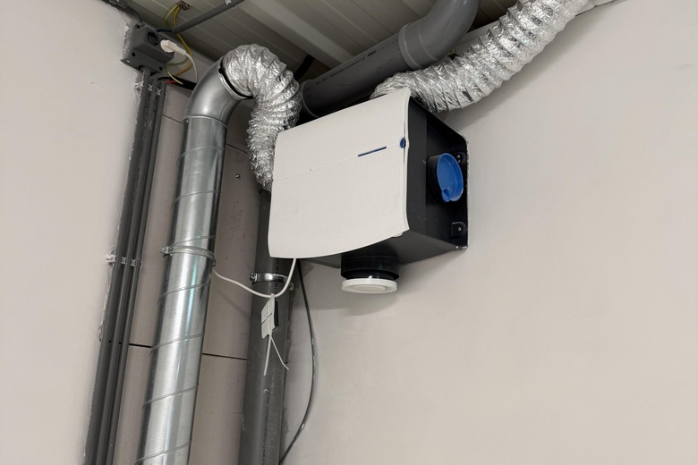 BedrijfsruimteaanEemmeerlaan 2 F<br/> inWeesp