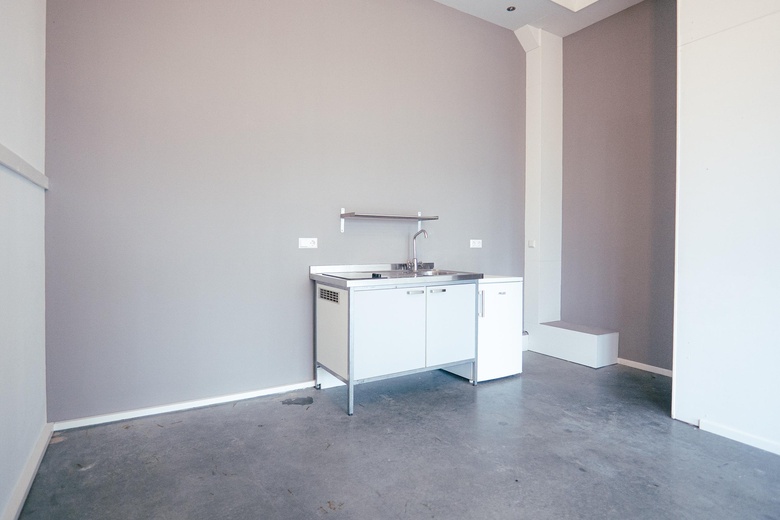 BedrijfsruimteaanAmbachtsweg 11 n<br/> inOosthuizen