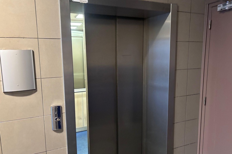 BedrijfsruimteaanTwentestraat 20-30<br/> inRotterdam