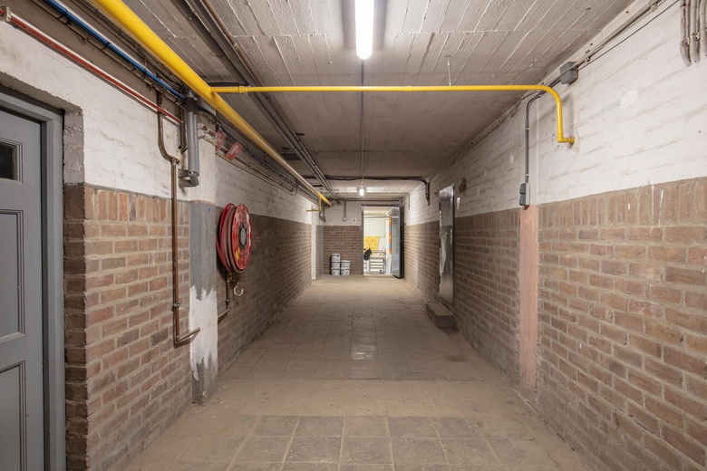 BedrijfsruimteaanAlbert Thijsstraat 19<br/> inEygelshoven BedrijfsruimteaanAlbert Thijsstraat 19<br/> inEygelshoven