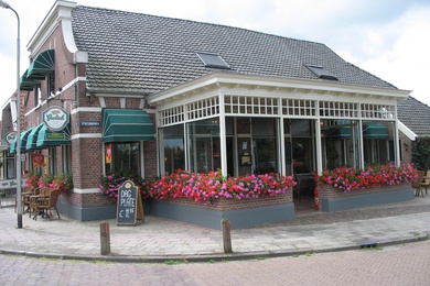 Bekijk foto 2 van Stationsweg 1 Bekijk foto 2 van Stationsweg 1