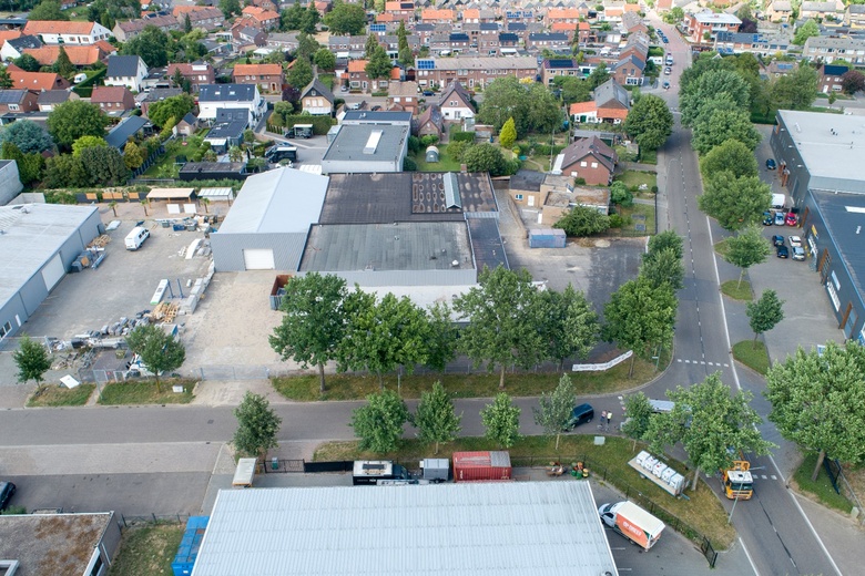 BedrijfsruimteaanHelmusselaan 9<br/> inRoermond BedrijfsruimteaanHelmusselaan 9<br/> inRoermond