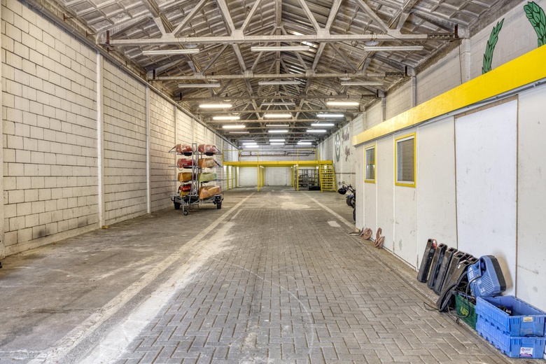 BedrijfsruimteaanJ.P. Broekhovenstraat 11<br/> inElburg BedrijfsruimteaanJ.P. Broekhovenstraat 11<br/> inElburg
