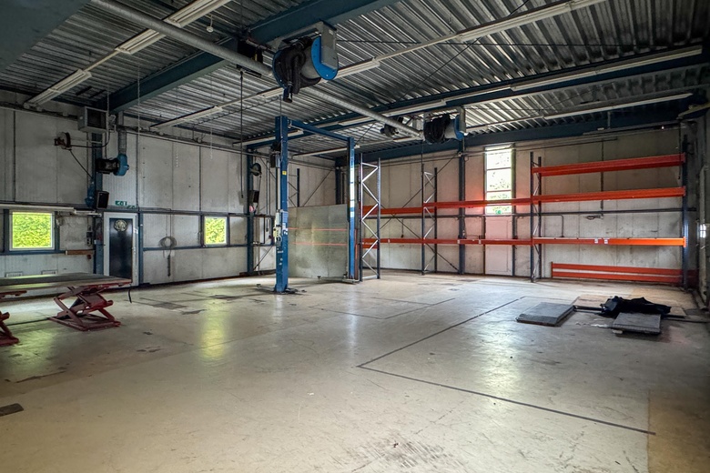 BedrijfsruimteaanNijverheidslaan 1<br/> inWeesp