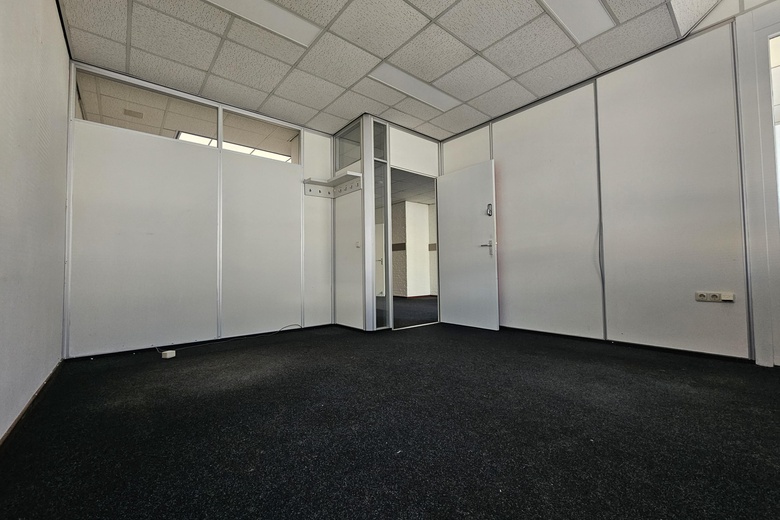 BedrijfsruimteaanNijverheidsstraat 16<br/> inEmmen