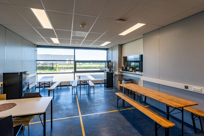 BedrijfsruimteaanFokkemast 29<br/> inWestzaan BedrijfsruimteaanFokkemast 29<br/> inWestzaan