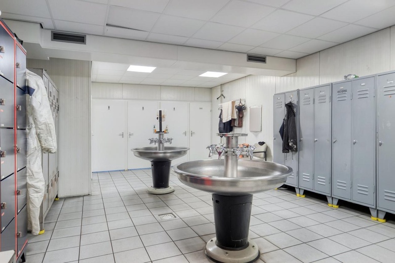 BedrijfsruimteaanNijverheidsstraat 8<br/> in's-Heer-Hendrikskinderen BedrijfsruimteaanNijverheidsstraat 8<br/> in's-Heer-Hendrikskinderen