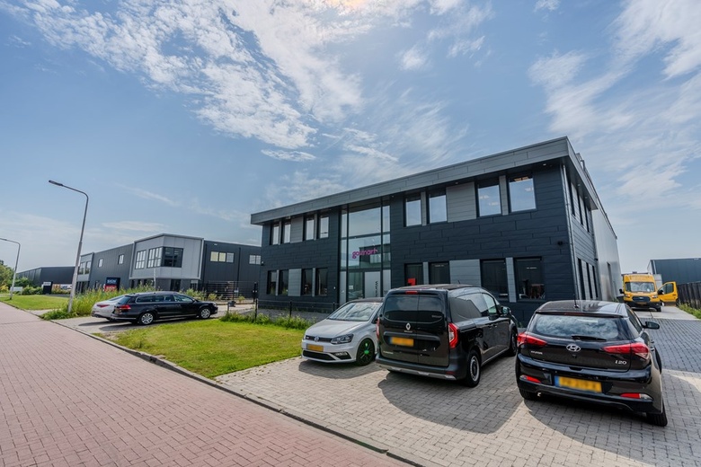 KantoorruimteaanWarwickstraat 15<br/> inSteenbergen KantoorruimteaanWarwickstraat 15<br/> inSteenbergen