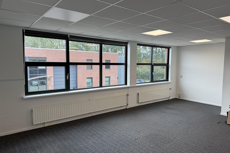 BedrijfsruimteaanZeemanstraat 53<br/> inBarendrecht BedrijfsruimteaanZeemanstraat 53<br/> inBarendrecht