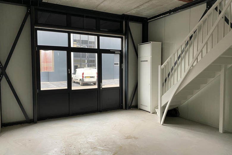 BedrijfsruimteaanSippenbroek 17<br/> inZutphen BedrijfsruimteaanSippenbroek 17<br/> inZutphen