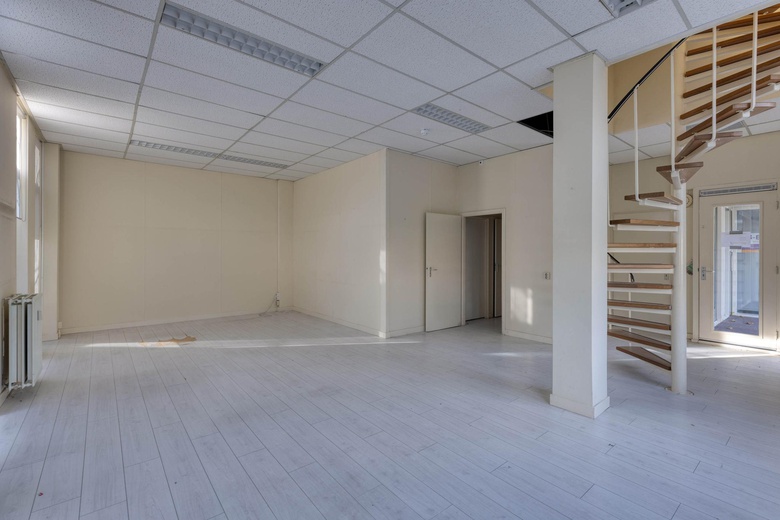 KantoorruimteaanHellingstraat 22<br/> inHuizen