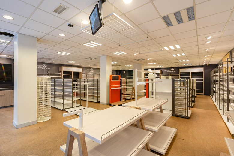 WinkelruimteaanOostermeent-West 9<br/> inHuizen WinkelruimteaanOostermeent-West 9<br/> inHuizen