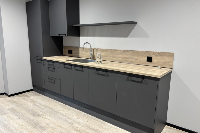 KantoorruimteaanHonderdland 1001<br/> inMaasdijk