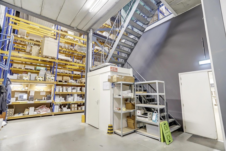BedrijfsruimteaanAmbachtsstraat 32<br/> inWinterswijk BedrijfsruimteaanAmbachtsstraat 32<br/> inWinterswijk