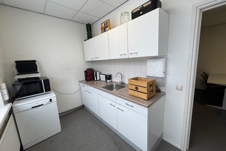 BedrijfsruimteaanElftweg 40 - 42<br/> inRaamsdonksveer