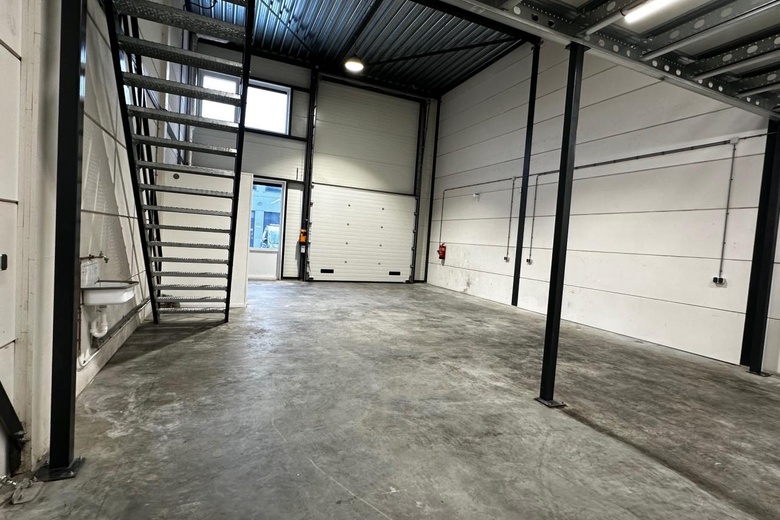 Bekijk foto 1 van Aluminiumstraat 10 Bekijk foto 1 van Aluminiumstraat 10