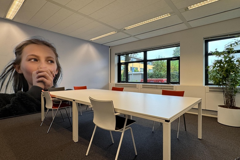 KantoorruimteaanLeeuwenveldseweg 18 a<br/> inWeesp