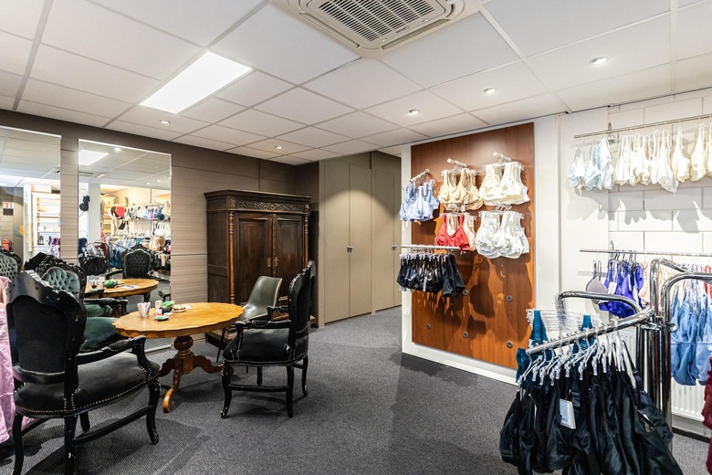 BedrijfsruimteaanNewtonweg 16<br/> inAlblasserdam BedrijfsruimteaanNewtonweg 16<br/> inAlblasserdam